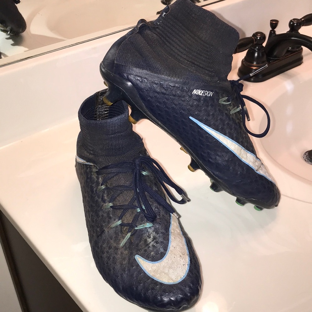 Nike hyper venom soccer cleats